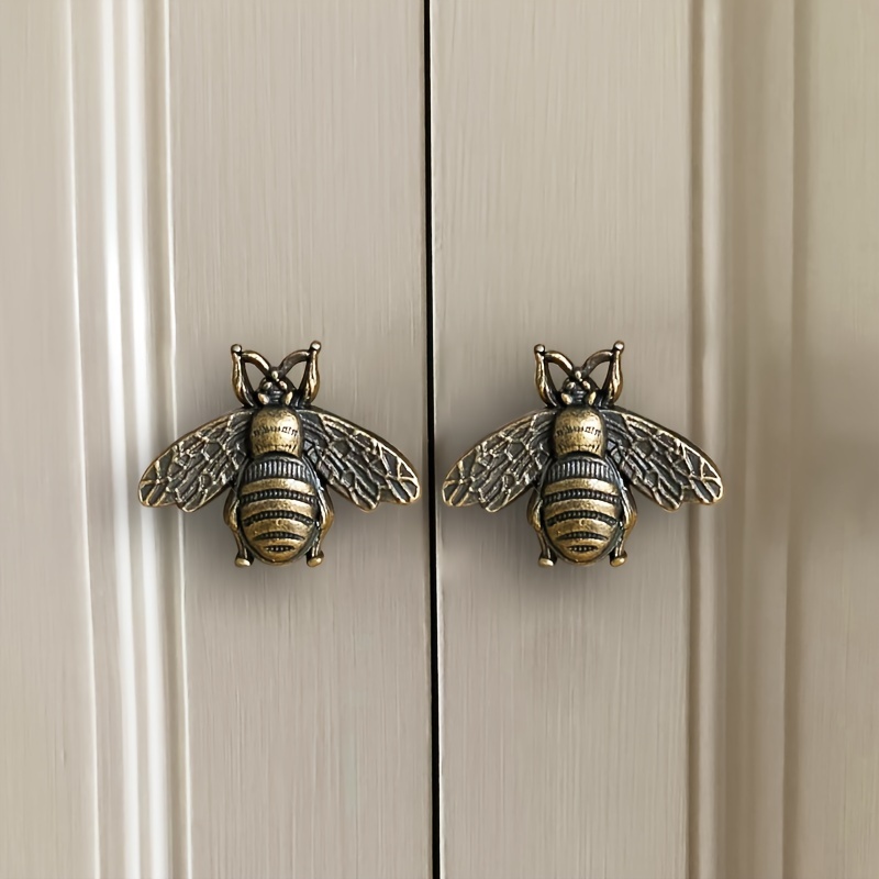2 Vintage Bee Cabinet Handles, - Used Furniture Hardware recensie en prijs